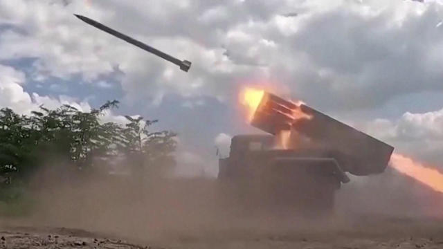 ukraine-war-b-russian-firing-1280.jpg 