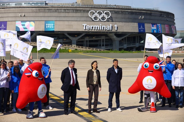 French airport worker unions call for strike right before Paris Olympics