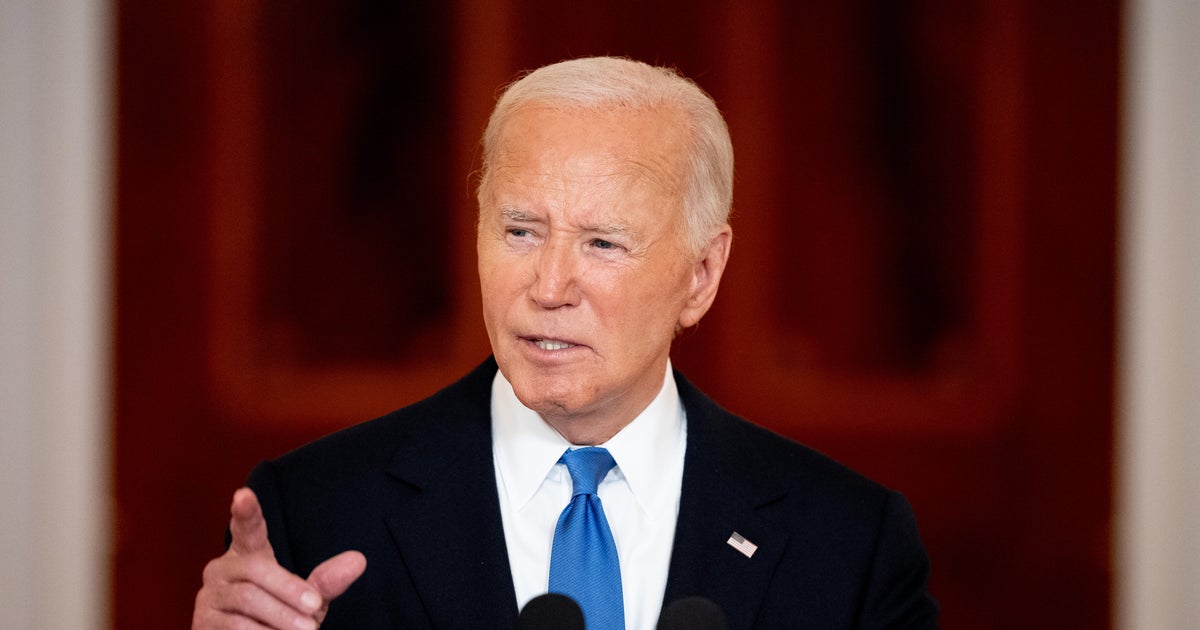 Siyah Demokrat milletvekilleri Biden'ı telefon görüşmesinde kucaklayarak kampanyasına güç kattı