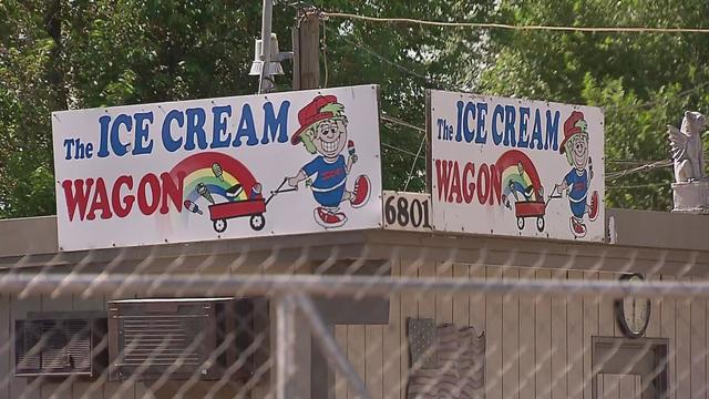 the-ice-cream-wagon-signage.jpg 