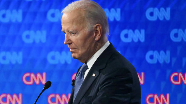 0711-cmo-bidenchat-garrett-mid.jpg 