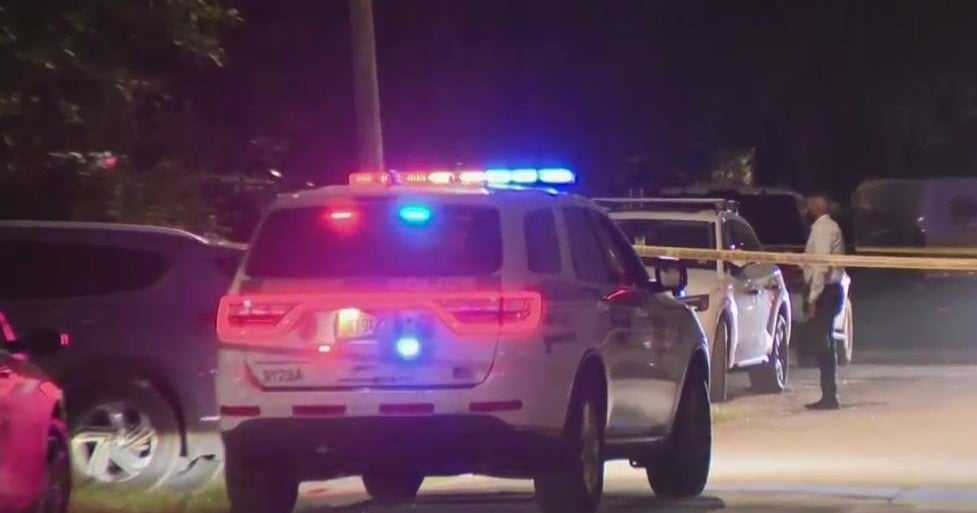 Police investigation in NW Miami-Dade - CBS Miami