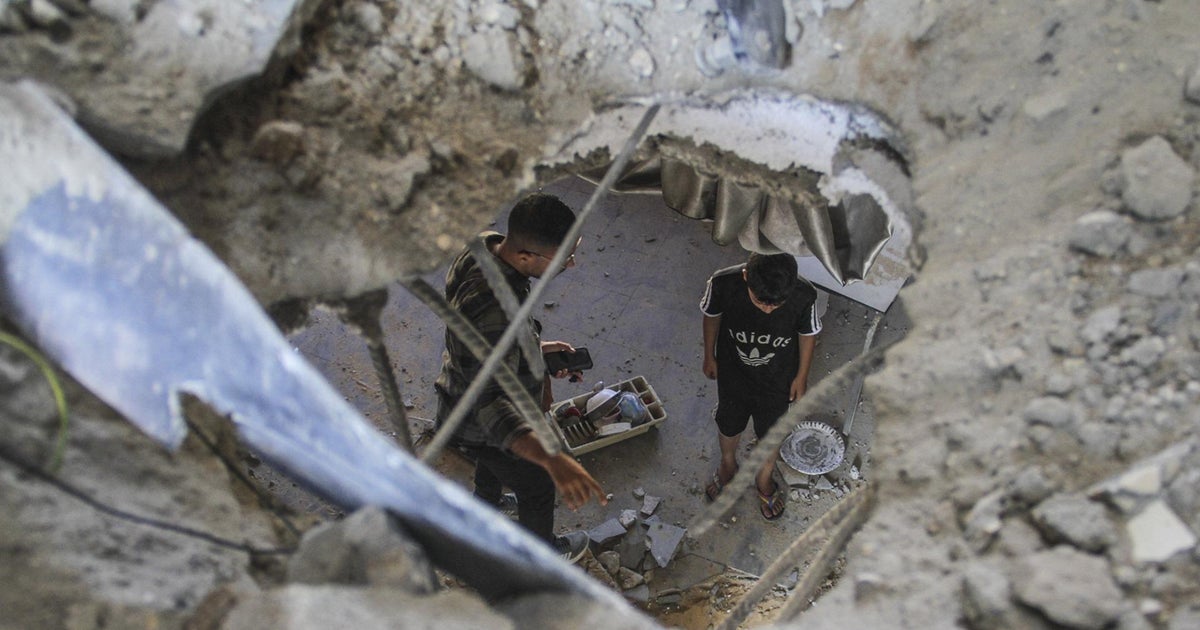 Israel launches new strikes on Gaza amid ongoing cease-fire talks