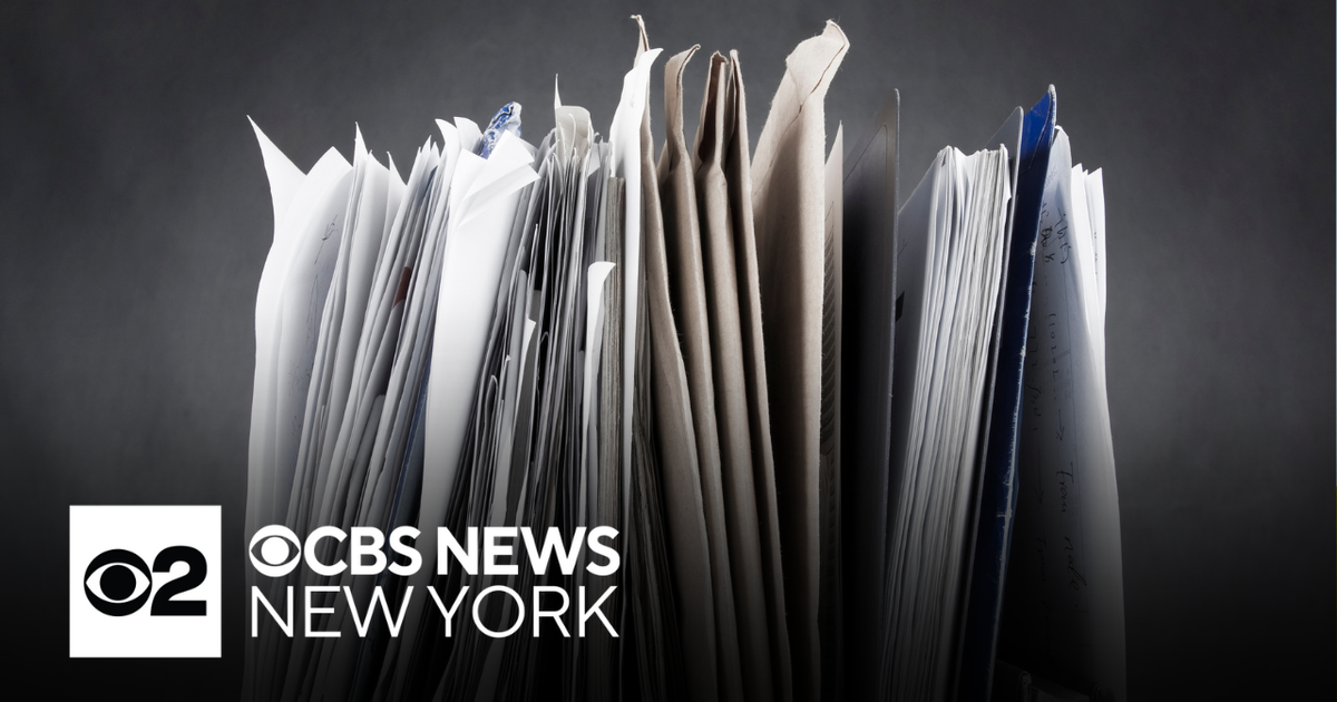 Federal judge dismisses Donald Trump's classified-documents case - CBS ...