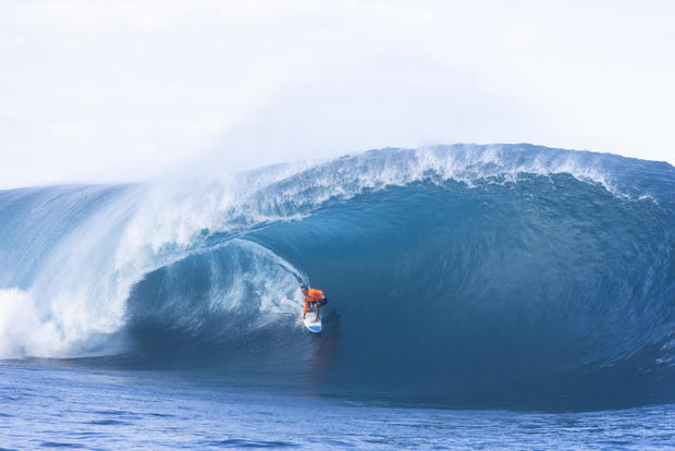 TOPSHOT-SURFING-TAHITI-WSL-OLY 