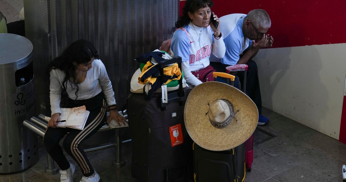 Havayolları, hükümetler ve işletmeler küresel teknoloji kesintisinin ardından tekrar yola girmek için acele ediyor
