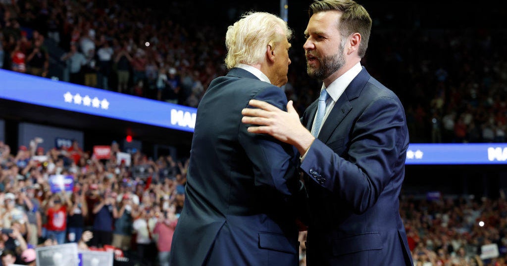 Trump, aday arkadaşı JD Vance ile ilk mitingini düzenledi