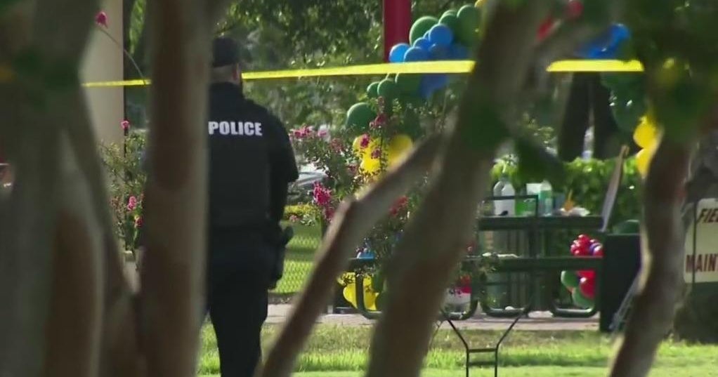 3-year-old boy dies after Fort Lauderdale shooting, police search for gunman 3-year-old boy dies after Fort Lauderdale shooting, police search for gunman