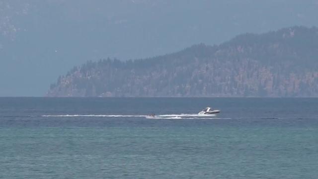 lake-tahoe-boat.jpg 