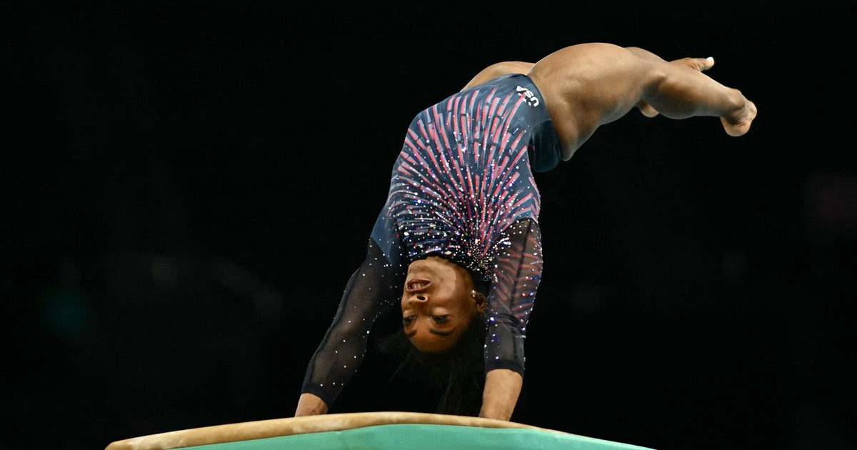 Simone Biles uneven bars