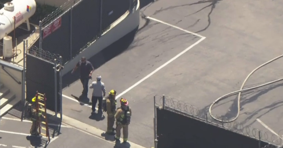 25 people evacuated from East Hollywood building after propane tank leaks