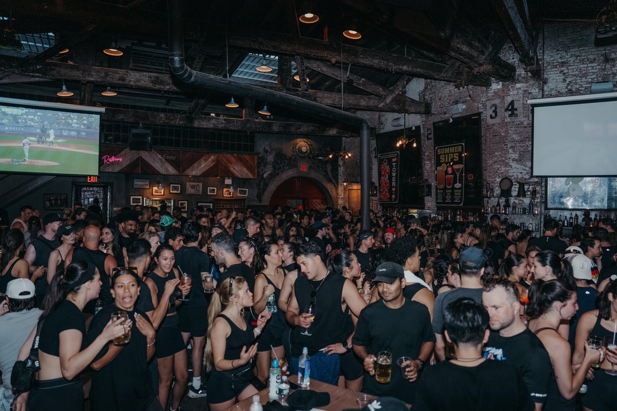 Why more single people are turning to run clubs and ditching dating ...