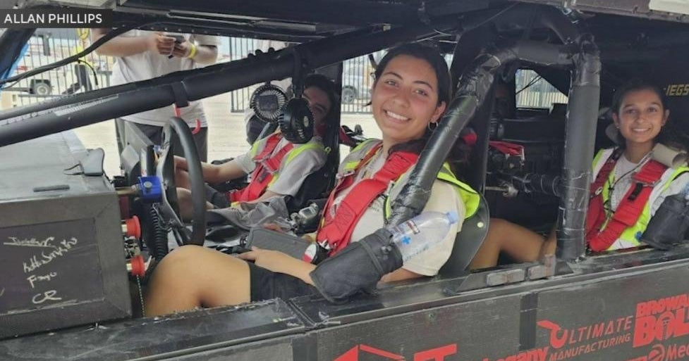 South Florida high school students’ solar powered car won awards in Texas competition