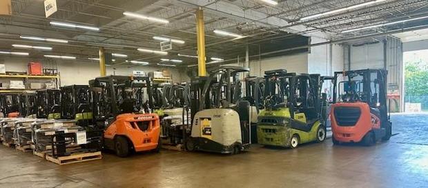 forklifts.jpg 