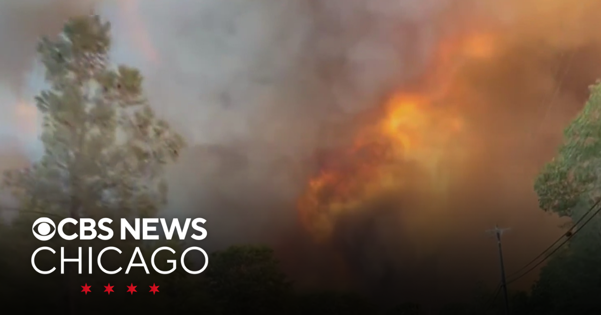Fire crews battling nearly 100 wildfires across U.S. - CBS Chicago