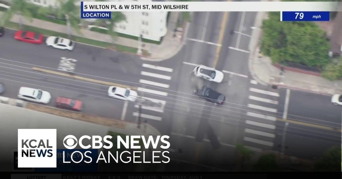 Pursuit suspect crashes into innocent driver at Los Angeles ...