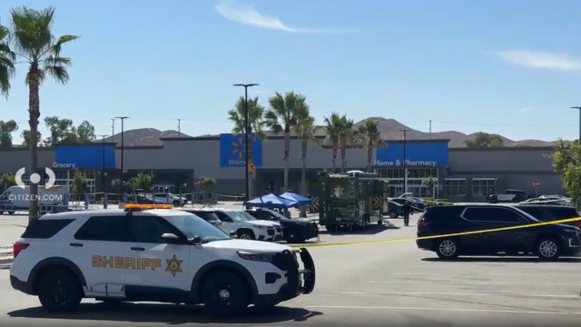 deadly-stabbing-at-walmart.png 