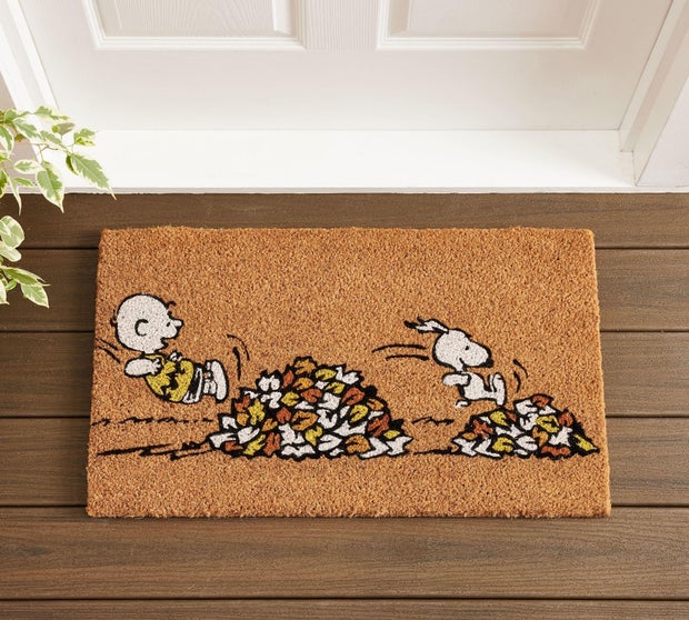 peanuts-fall-is-here-doormat-xl.jpg
