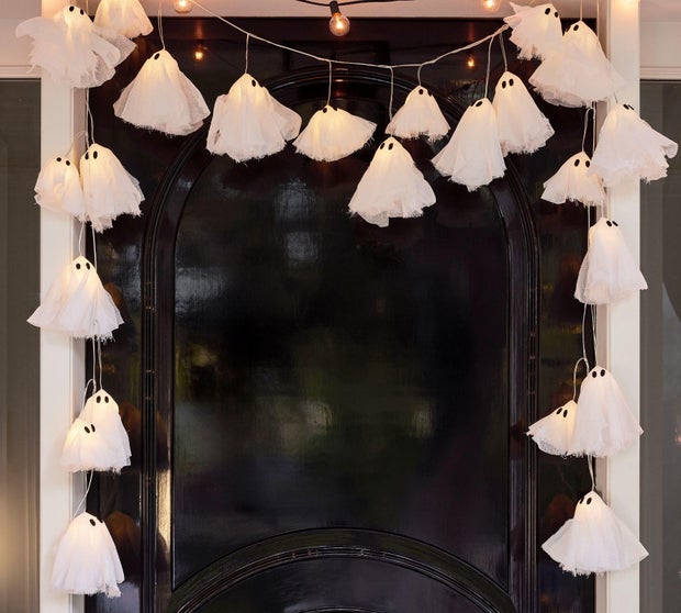 lit-ghosts-string-lights-2-xl.jpg