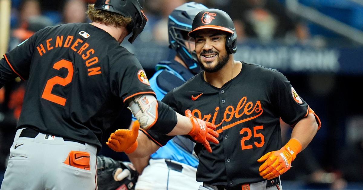 Santander Hits 35th Home Run in Orioles' Loss