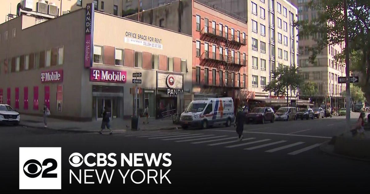 2 teenagers stabbed on Upper West Side - CBS New York