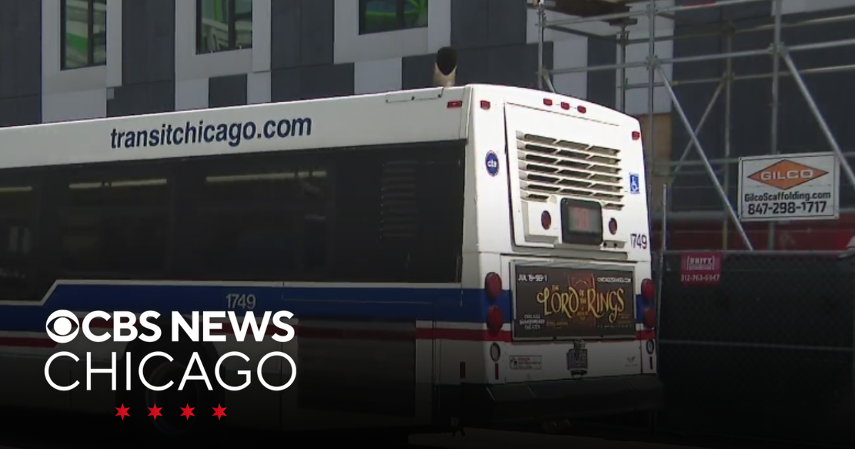 Some worry about public transit disruptions during DNC - CBS Chicago