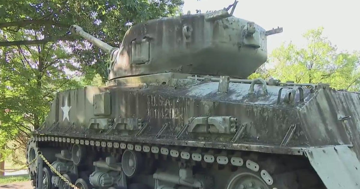 World War II tank in Monessen being restored - CBS Pittsburgh