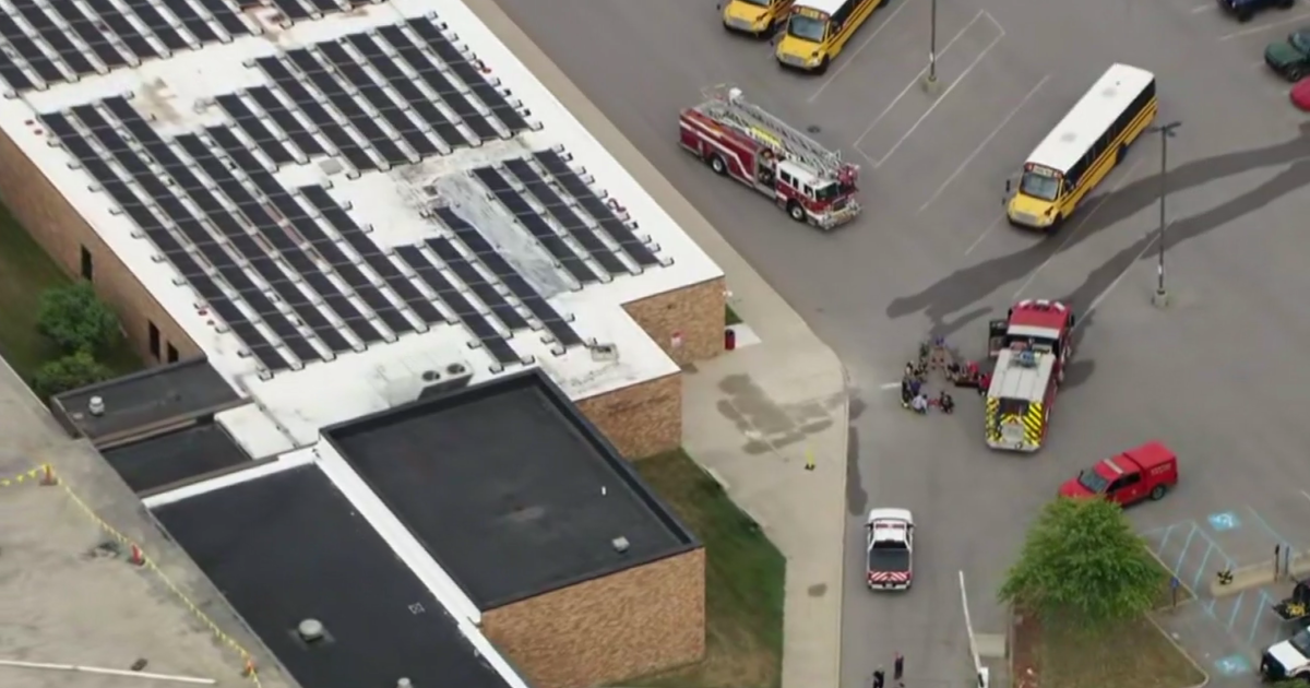 Fire damages roof of elementary school in Northwest Indiana