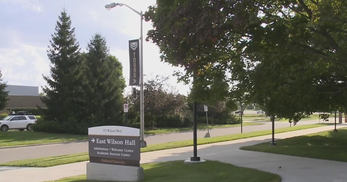 Oakland University, professor negotiating contracts