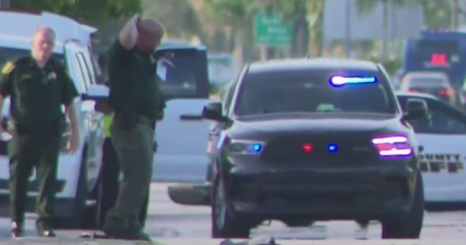Broward deputies reassigned following deadly crash - CBS Miami