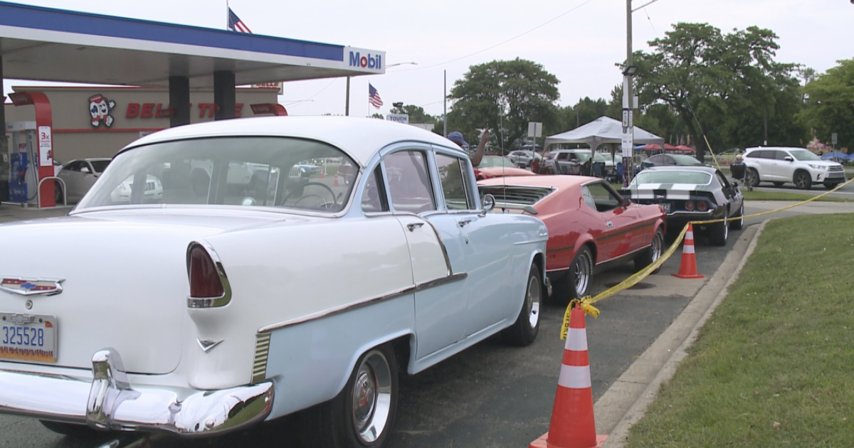 Woodward Dream Cruise sees crowds gather Thursday with rain expected