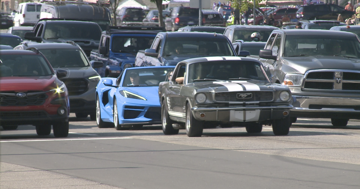 Woodward Dream Cruise crowds taking it all in from curb to curb CBS