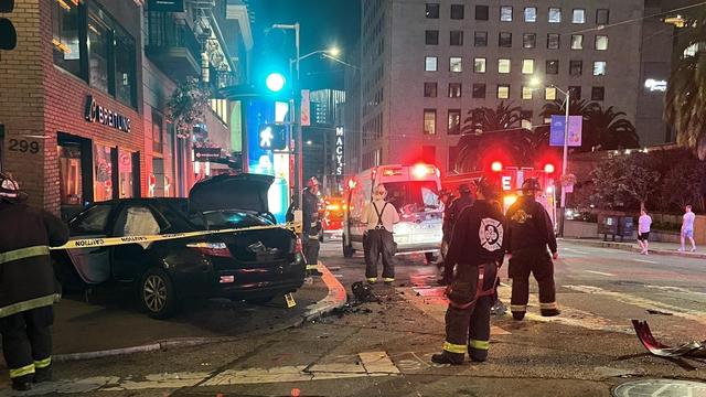 Car into building in Union Square 