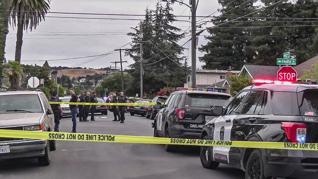 2 killed, 2 critically hurt in East Oakland shooting Saturday - CBS San ...