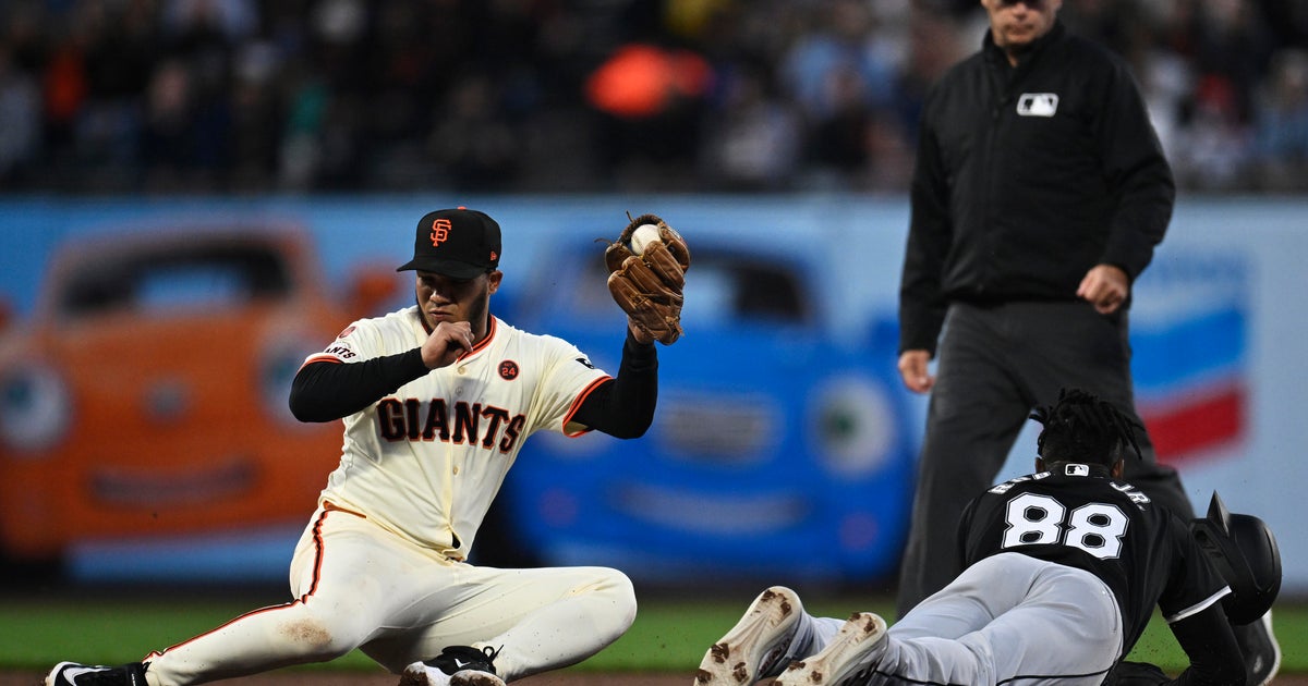 Giants Defeat White Sox 5-3 in Series Opener