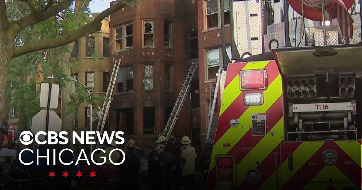 3 people hurt in fire apartment building fire on Chicago's South Side ...