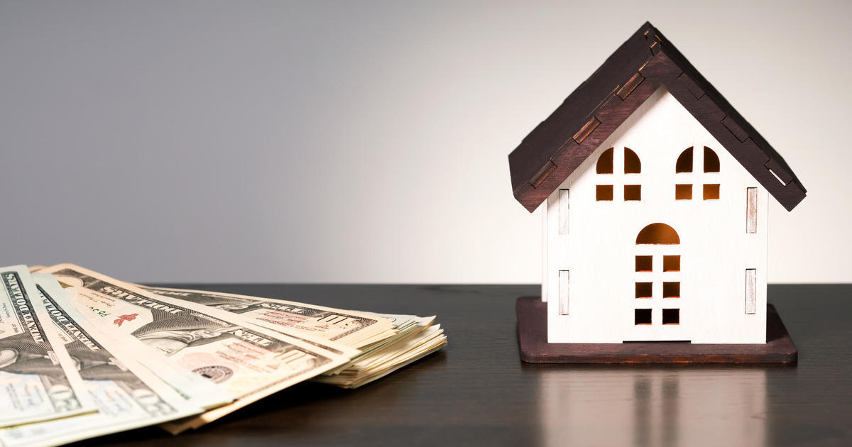 Is a HELOC or home equity loan better this fall? What experts say