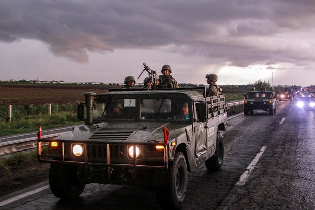 TOPSHOT-MÉXICO-CRIME-VIOLÊNCIA-EXÉRCITO