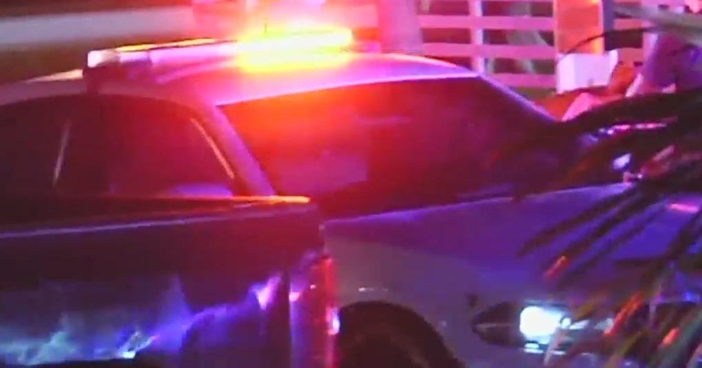 Police: Officers shoot, kill man after stabbing in Hialeah - CBS Miami