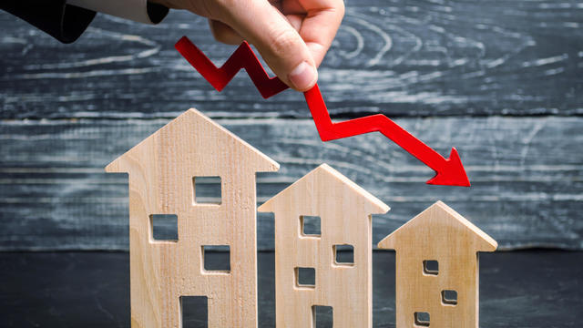 a decline in property prices. population decline. falling interest on the mortgage. reduction in demand for the purchase of housing. low energy efficiency, low prices for public utilities. arrow down. 