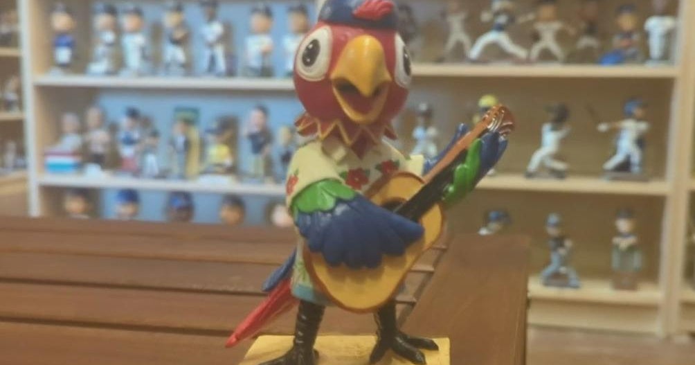 Jimmy Buffett tribute bobblehead raises funds for a good cause