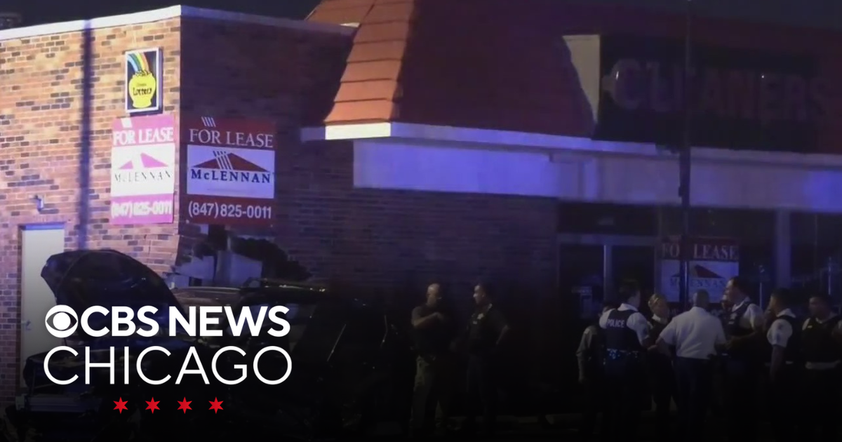 Crash involving stolen car leaves 5 hurt, 1 critically - CBS Chicago