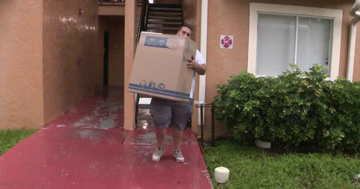 Condo crisis hits Pembroke Pines apartment complex, forcing residents to move out