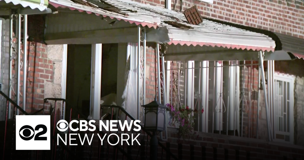 Brooklyn house explosion leaves 4 hurt in East Flatbush - CBS New York
