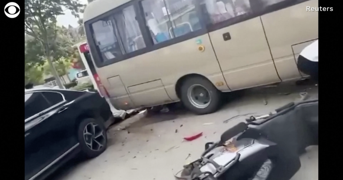 School Bus Crash in Tai'an Kills 11, Injures 13