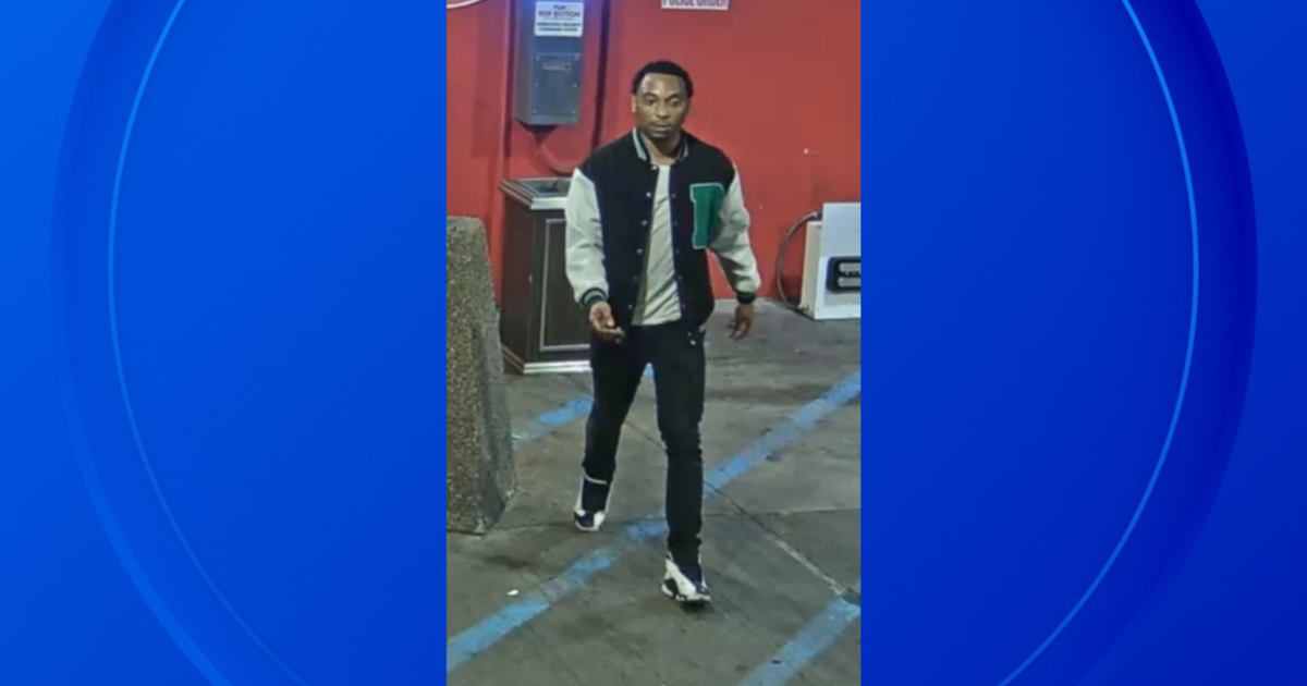 Suspect sought after 40-year-old man shot in Detroit’s Greektown