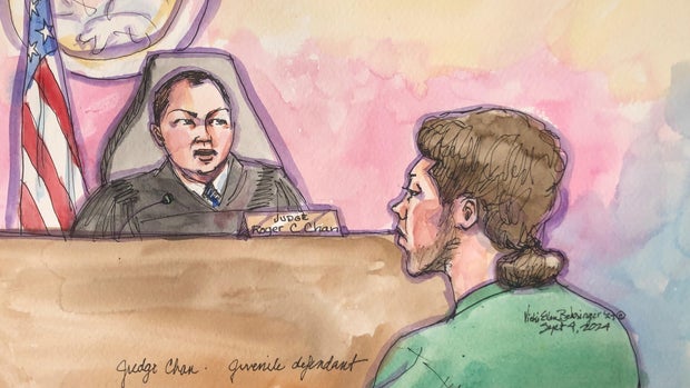 Ricky Pearsall atirando em suspeito em tribunal de menores