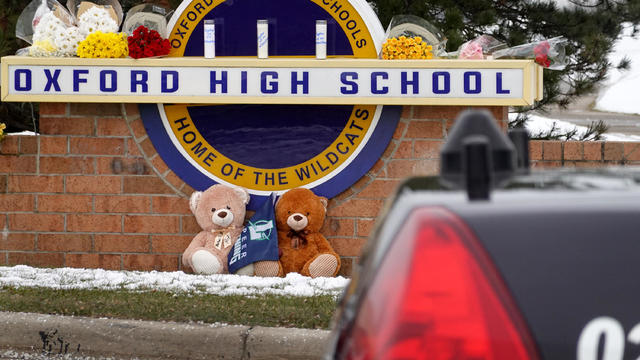 Shooting At Oxford High School In Michigan Leaves 4 Students Dead 