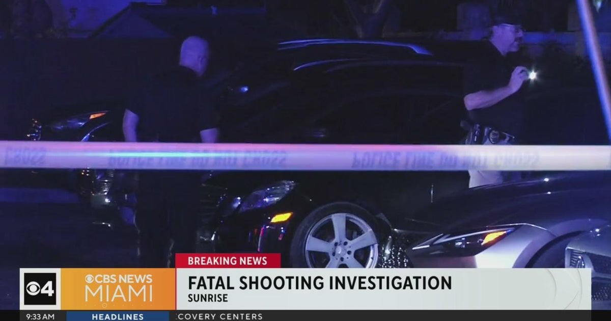 Police investigating a fatal shooting in Sunrise - CBS Miami