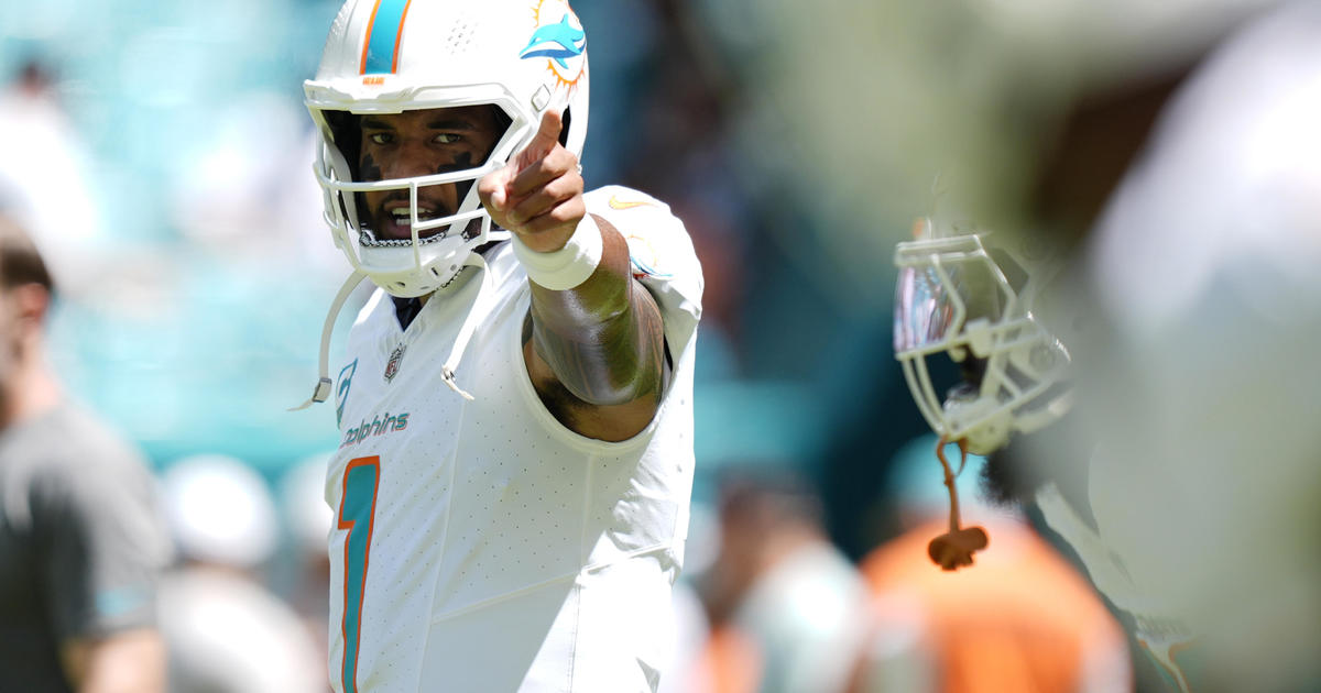 Miami Dolphins rally past Jacksonville Jaguars 20-17 in home opener